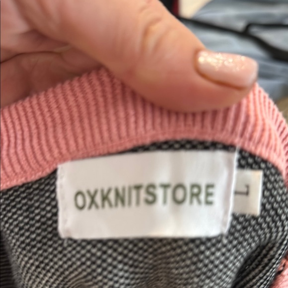 Black and Pink Floral Women's Top - Picture 2 of 3